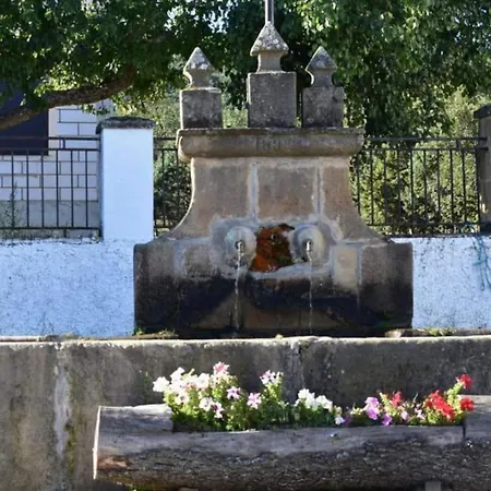 בית כפרי El Aterpe 4 *