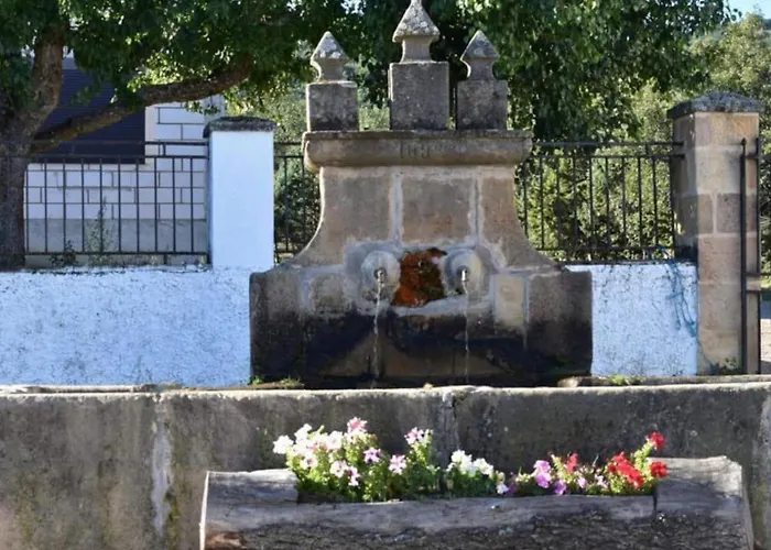 منزل ريفي El Aterpe 4 *